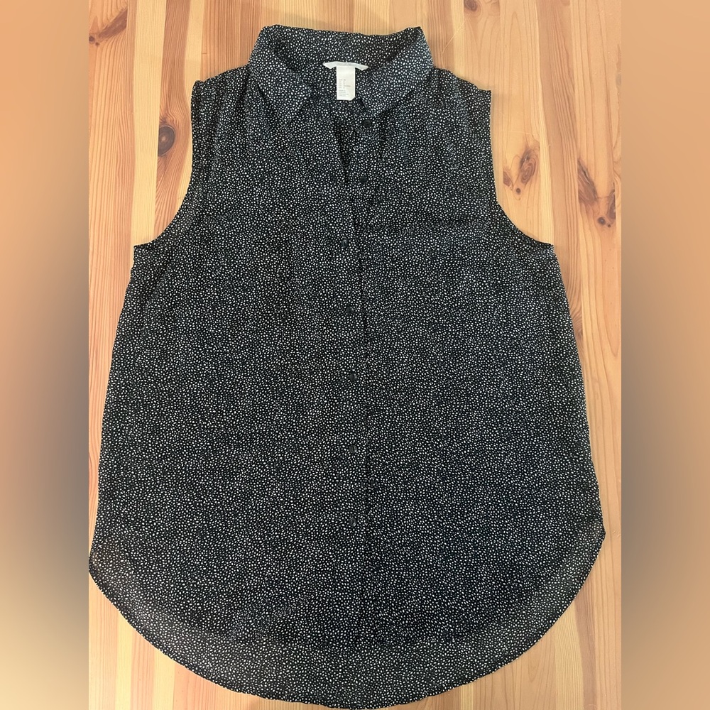H&M Black and White Sleeveless Blouse